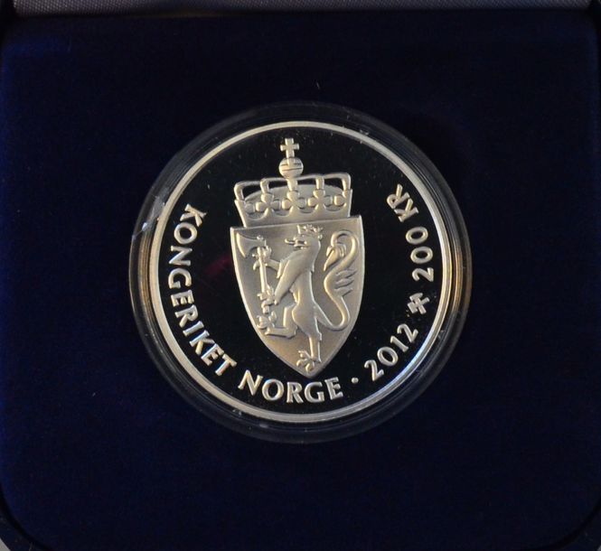 Hovedbilde 200 kr 2012: Harald og Sonja 75 år (1)