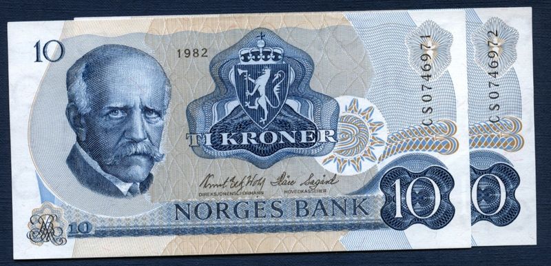 2 x 10 kr 1982 CS i serie kv. 0/01